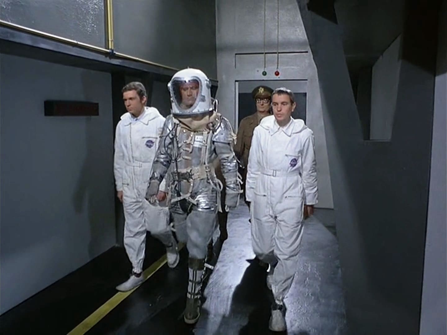 1966 _ James Tont Operazione Due _ Uomo Nel Centro Spaziale _ Non Accreditato _ 03.jpg