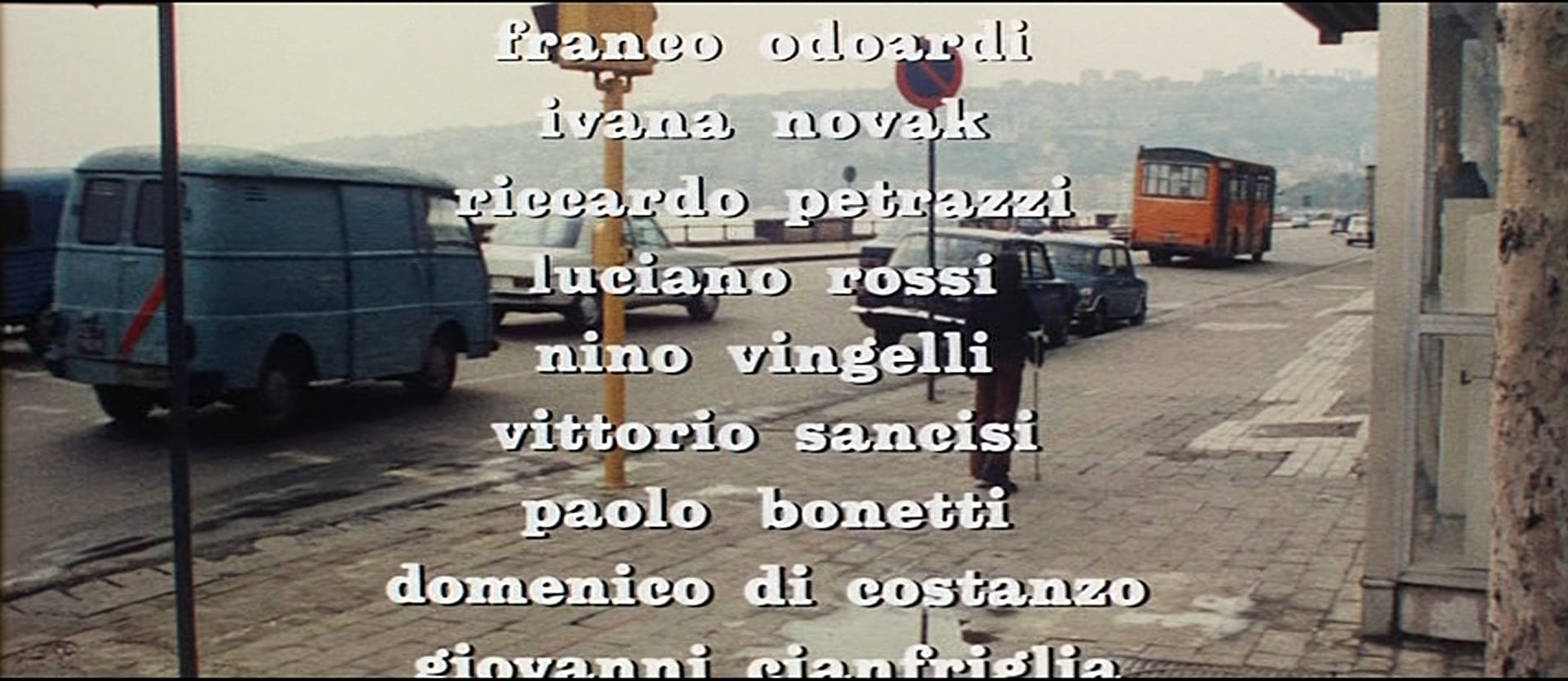 1976 _ Napoli Violenta _ Rapinatore _ Accreditato _ 05.jpg