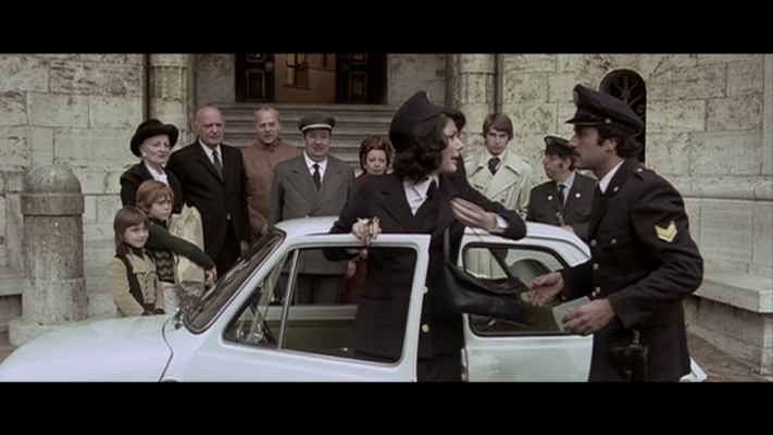 La poliziotta fa carriera (1975) 1.jpg