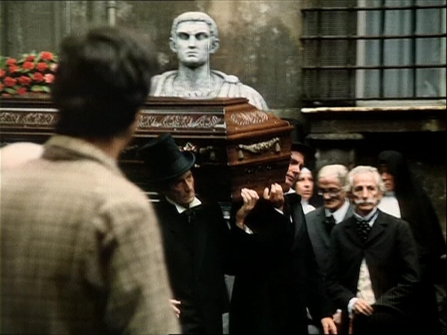 1982 _ Il Conte Tacchia _ Uomo Al Funerale Del Principe Torquato Terenzi _ Non Accreditato _ 01.jpg