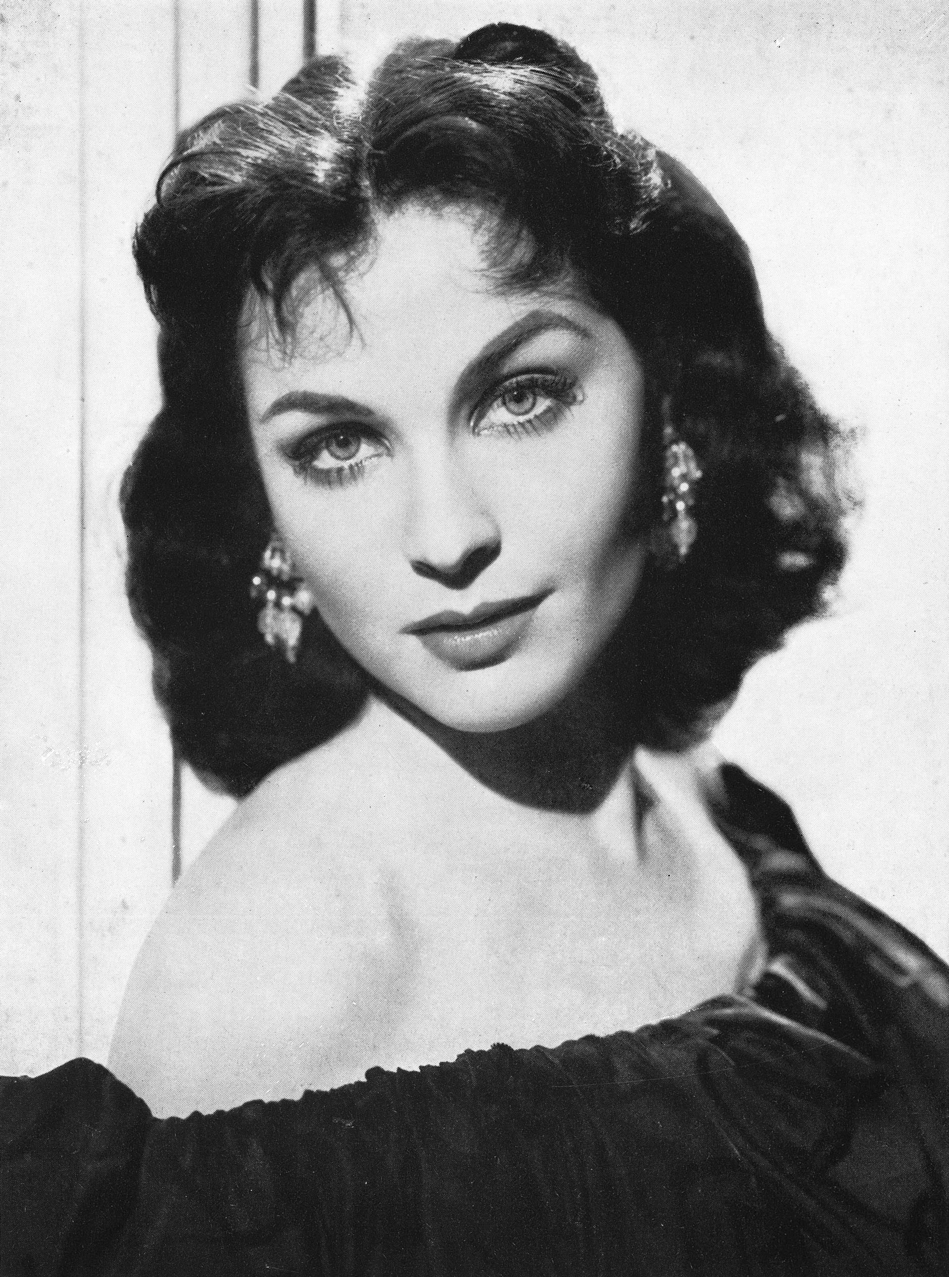 Yvonne Furneaux 1956.jpg