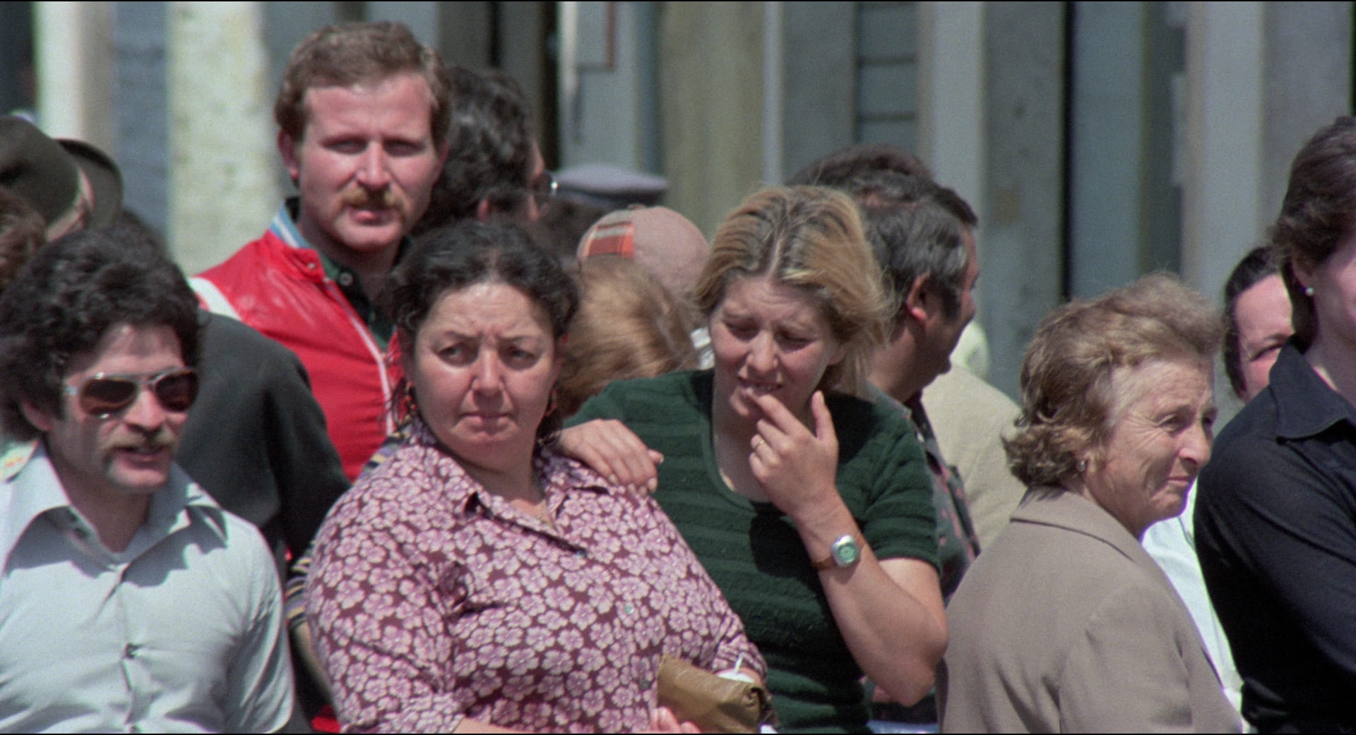 Passer-by who witnesses the bank robbery # 5.jpg