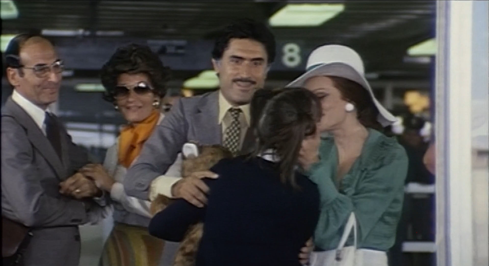 1974 _ Il Domestico _ Donna In Aeroporto _ Non Accreditato _ 02.jpg