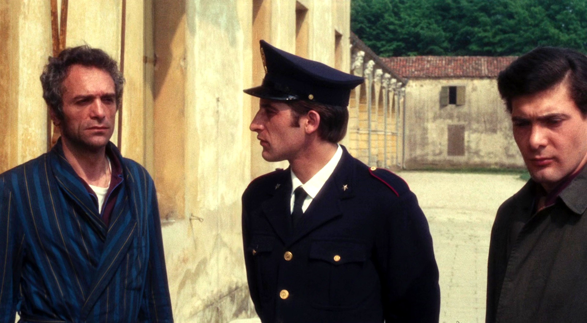 Il tuo vizio (1972) Plainclothes policeman a.jpg