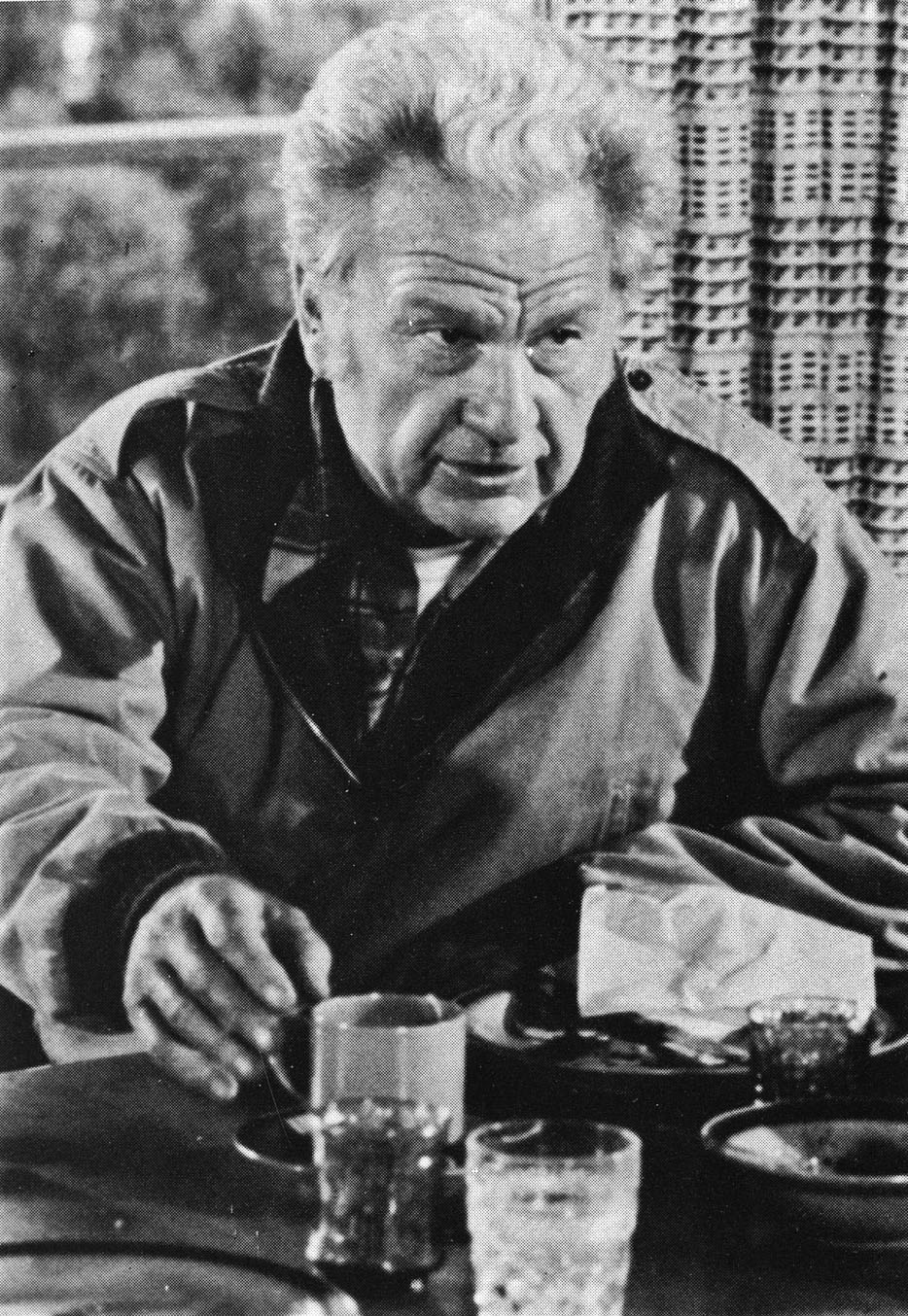 Eddie Albert 1976 1.jpg