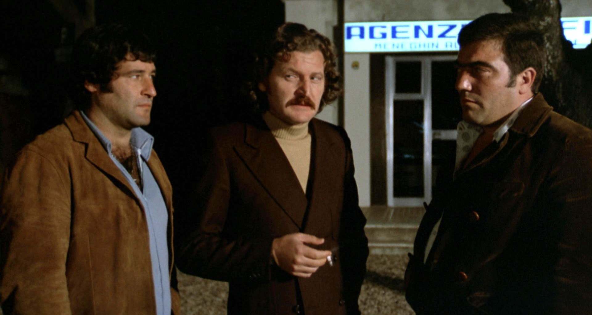 Il poliziotto è marcio (1974) Henchmen 1b.jpg