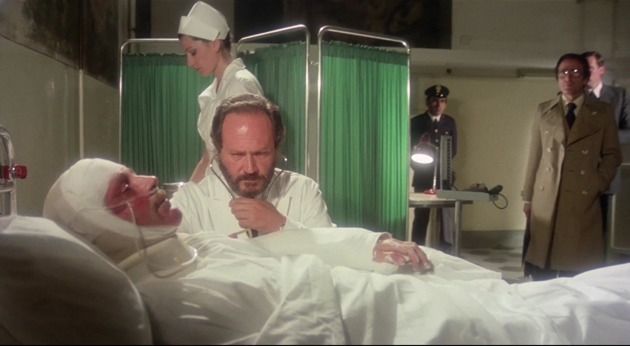 Sette note in nero (1977) Doctor and nurse 3.jpg