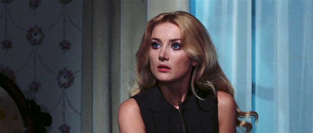 Alla ricerca del piacere (1972) Barbara Bouchet 1.jpg