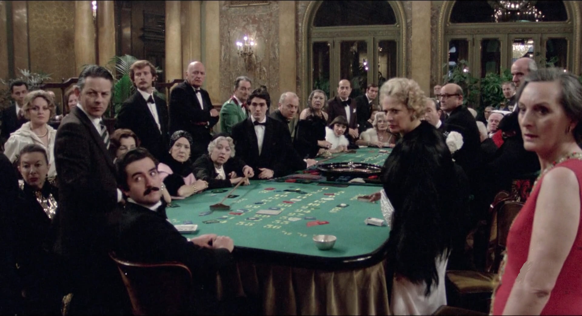 1976 _ Il Secondo Tragico Fantozzi _ Donna Al Casinò _ Non Accreditato _ 01.jpg