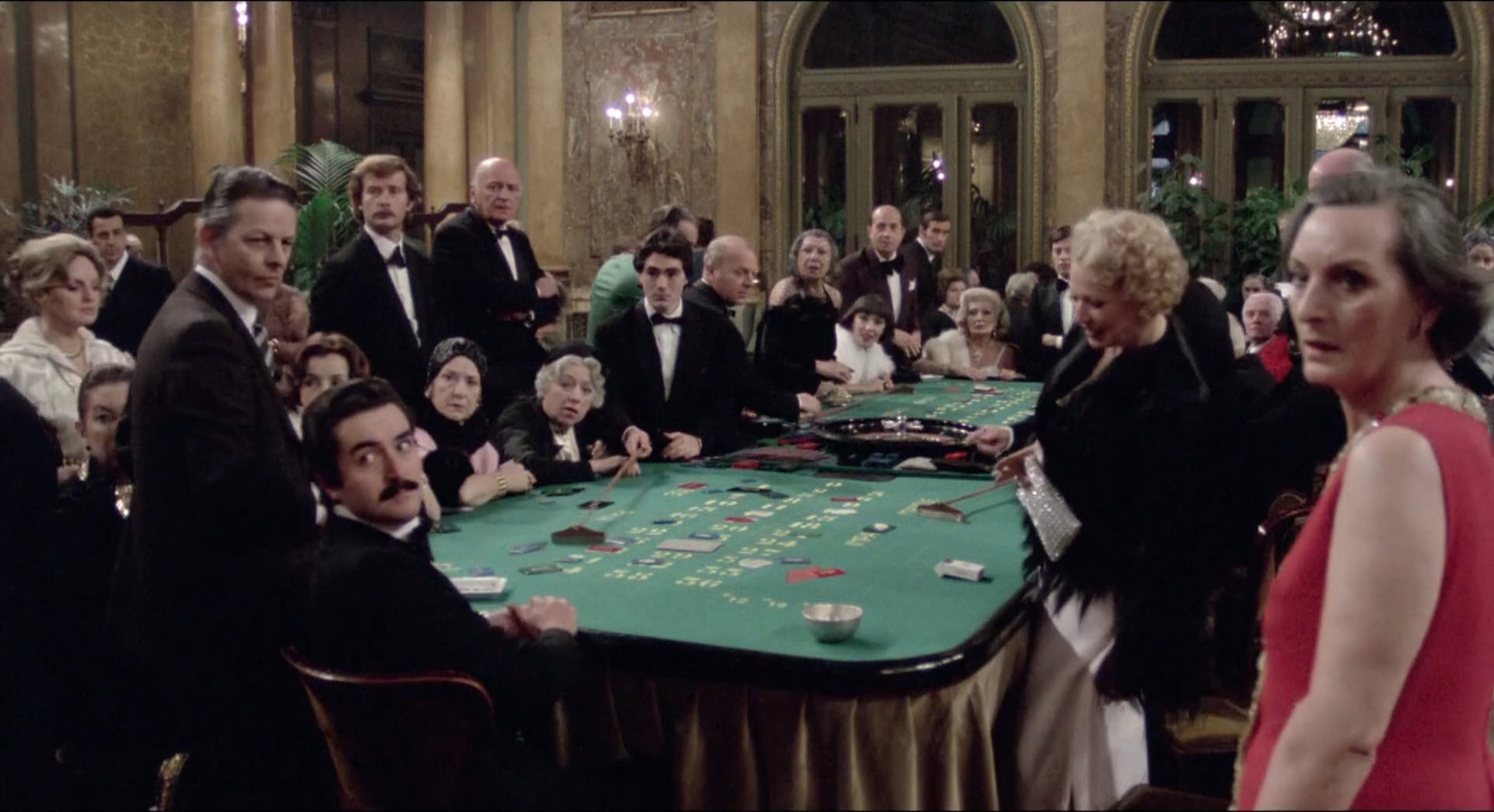 1976 _ Il Secondo Tragico Fantozzi _ Donna Al Casinò _ Non Accreditato _ 02.jpg