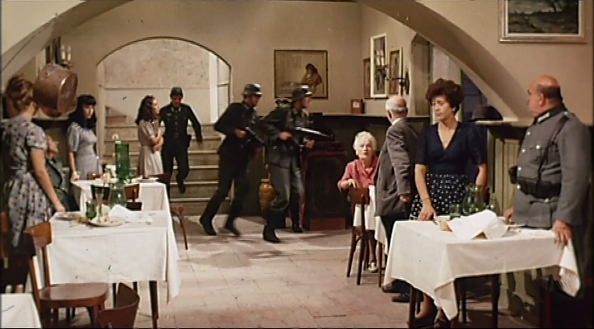 1967 _ La Feldmarescialla _ Commensale Al Ristorante _ Non Accreditato _ 01.jpg