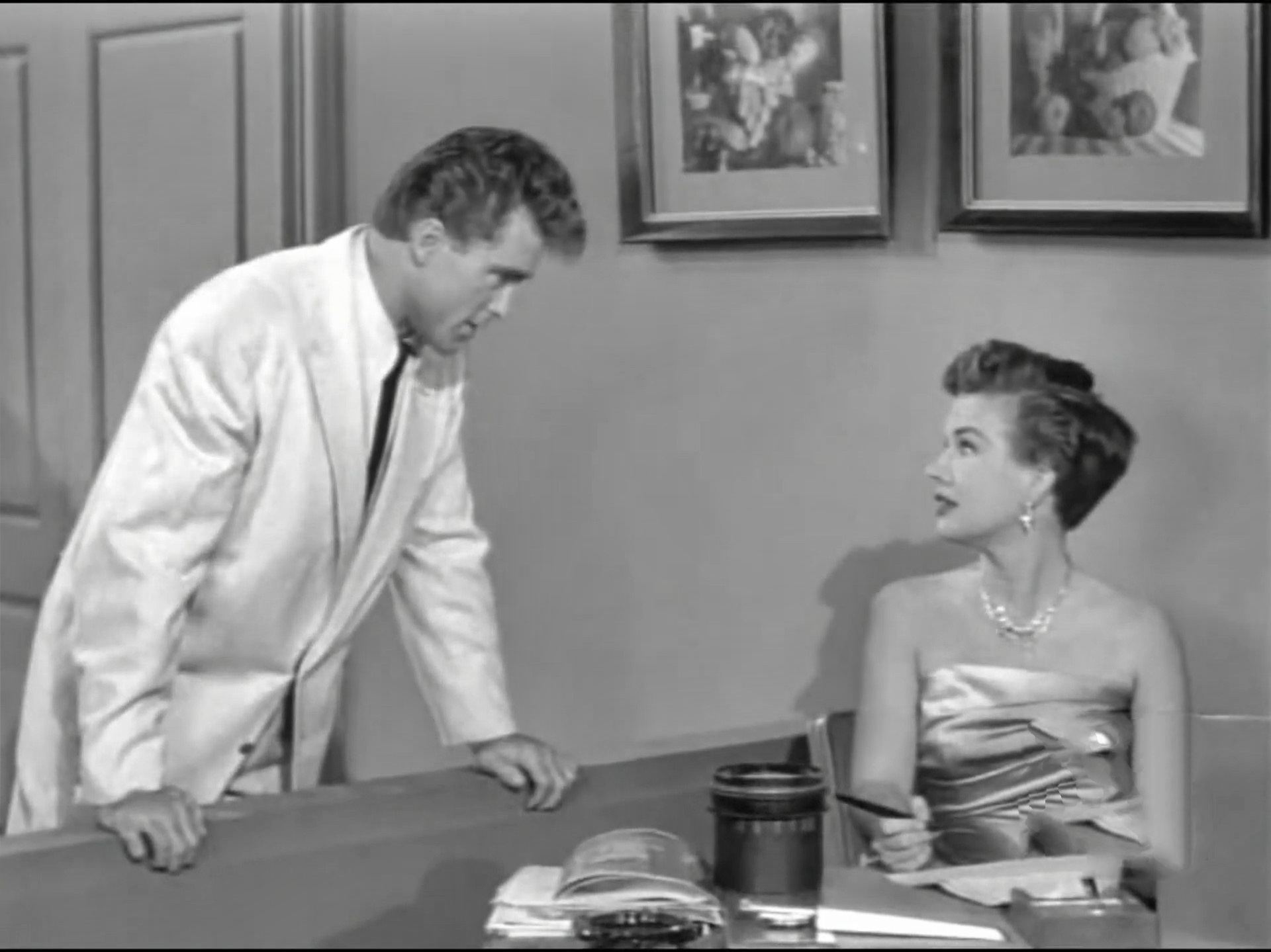 My Little Margie _ Season 4 _ Episode 19 _ Miss Whoozis _ Gale Storm _ Charles Farrell (1080p_30fps_H264-128kbit_AAC)9.jpg