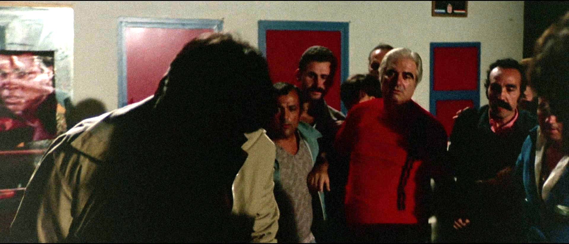 1976 _ Sangue Di Sbirro _ Spettatore All'incontro Di Pugilato _ Non Accreditato _ 02.jpg