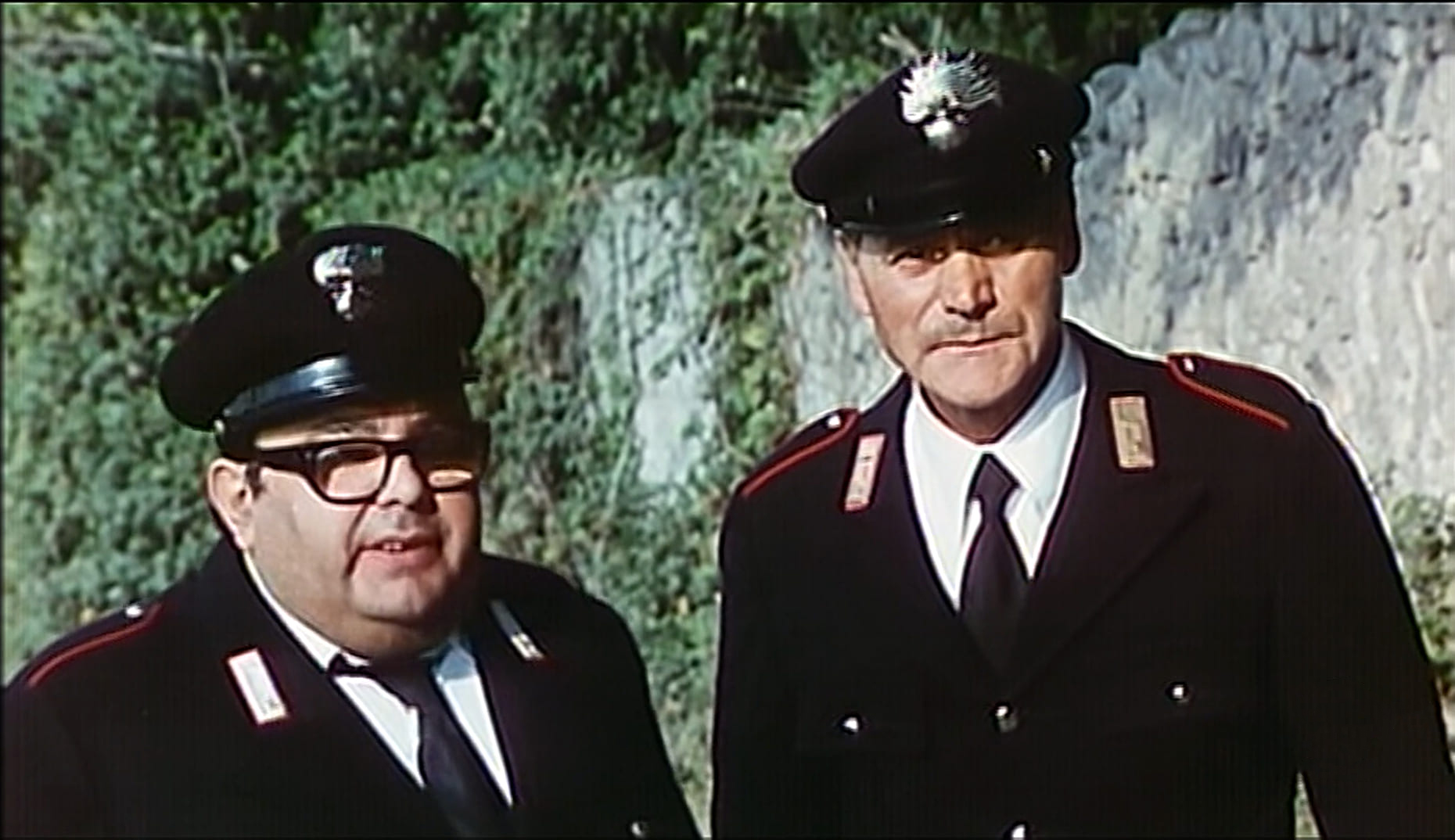 1974 _ 4 Marmittoni Alle Grandi Manovre _ Carabiniere _ Non Accreditato _ 04.jpg