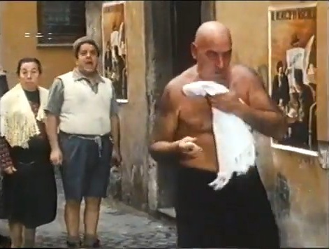 _Bombolo, il comico preso dall'osteria_ (Italia, 1984) - Regia di P.F. Pingitore. (360p_25fps_H264-128kbit_AAC)4.jpg