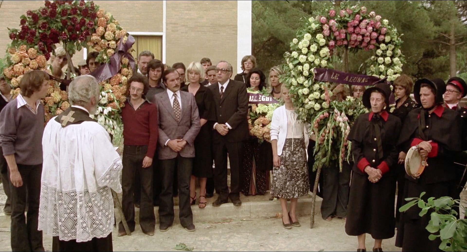 1975 _ La Supplente _ Donna Al Funerale Della Professoressa Teresa Scifuni _ Non Accreditato _ 01.jpg