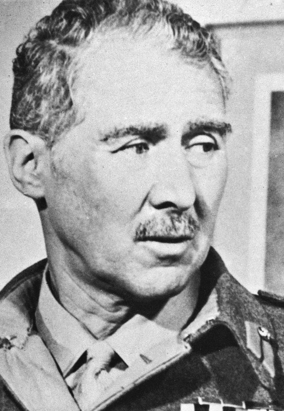 Anthony Quayle 1976.jpg