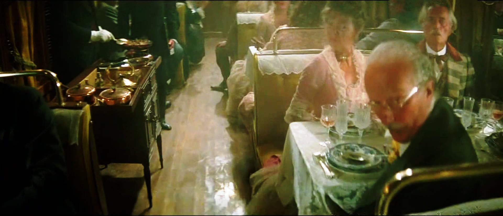 1981 _ Occhio Alla Penna _ Uomo Nel Vagone Ristorante _ Non Accreditato _ 02.jpg