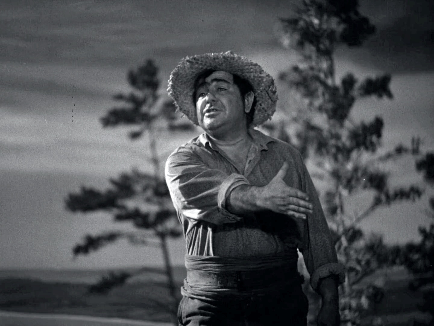 Tortilla Flat (1942) (1080p)Black & White Films11.jpg