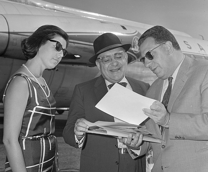 Akim_Tamiroff_1964b on airport schiphol netherlands.jpg