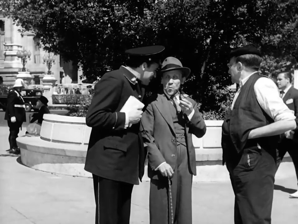 Manolo, guardia urbano (1956) - TokyVideo6.jpg