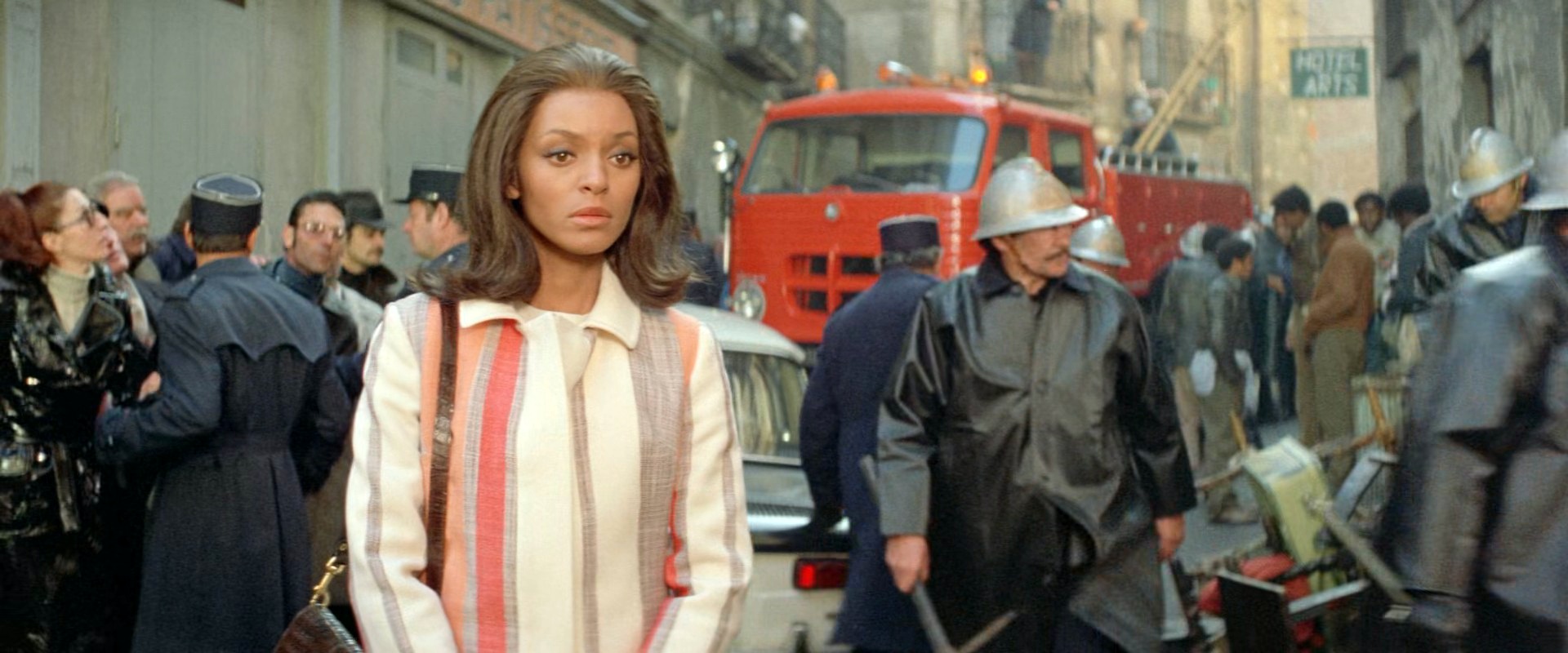 Shaft.In.Africa.1973.1080p.BluRay.x265-RARBG24.jpg