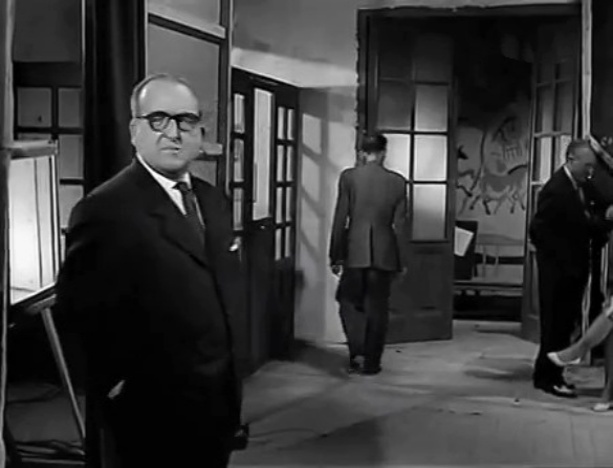 Hay alguien detrás de la puerta (1961)10.jpg