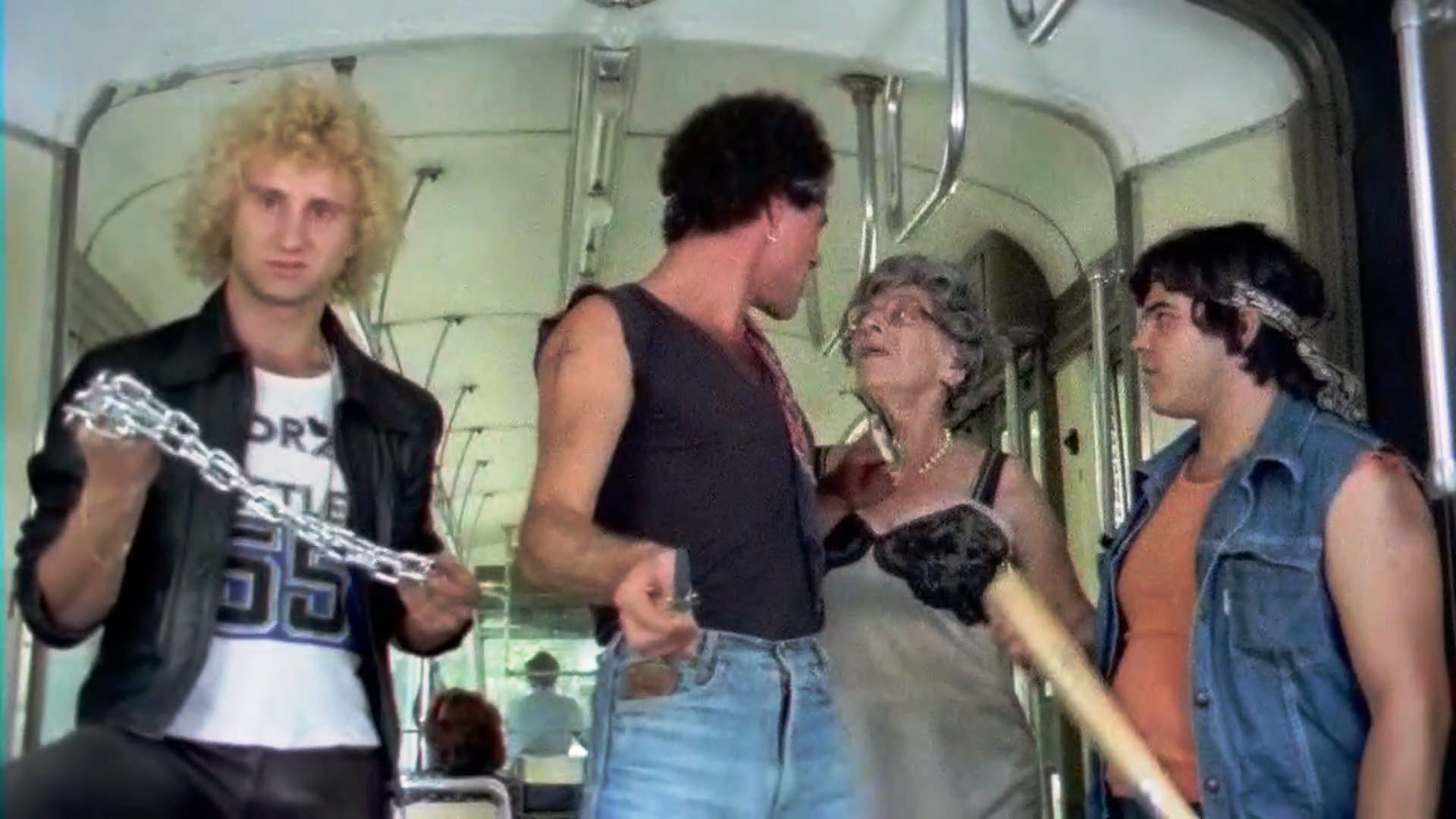 1980 _ Arrivano I Gatti _ Donna Che Chiede Di Essere Violentata Sull'autobus _ Non Accreditato _ 01.jpg