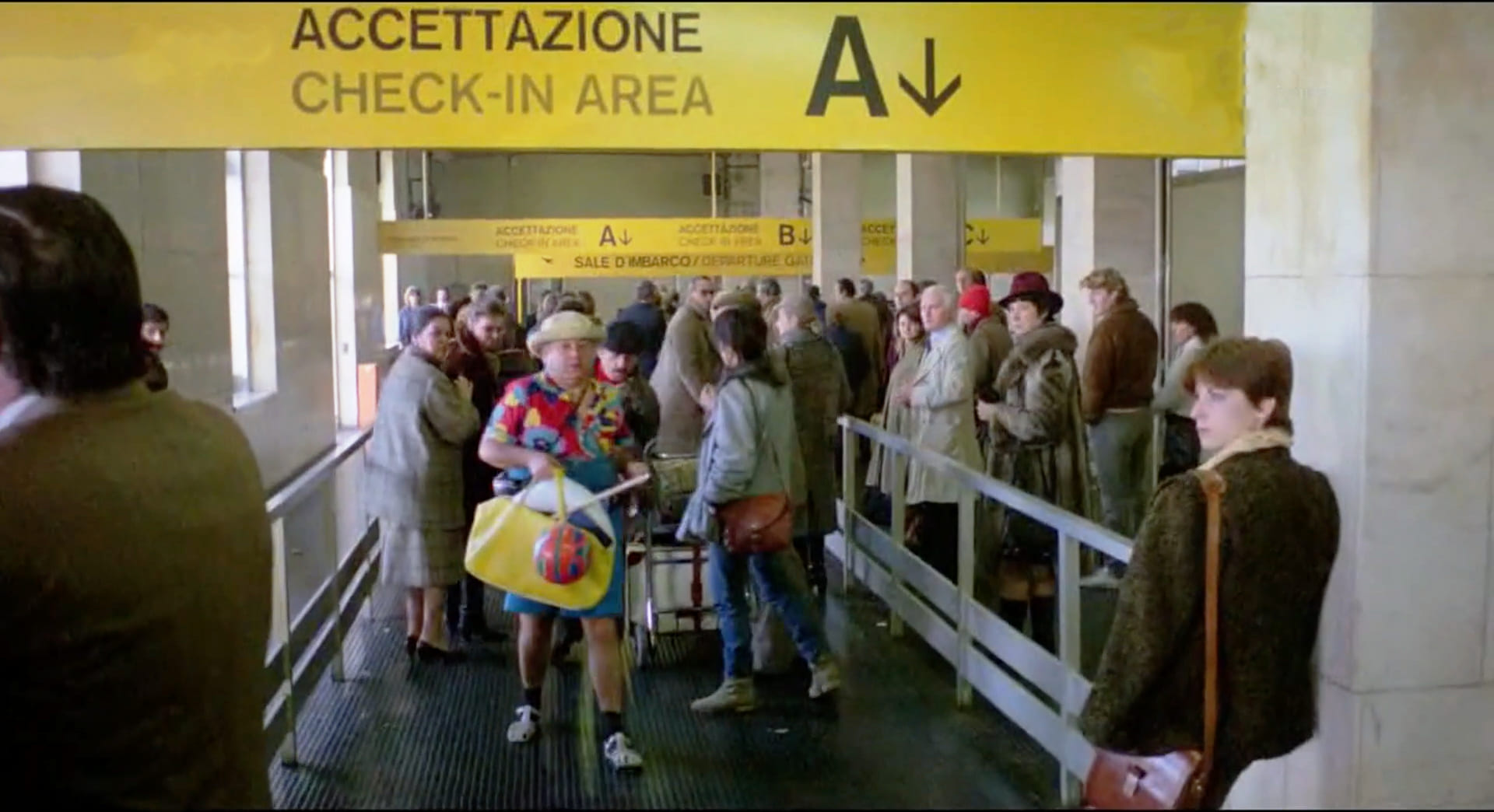1983 _ Pappa E Ciccia _ Donna In Aeroporto _ Non Accreditato _ 01.jpg