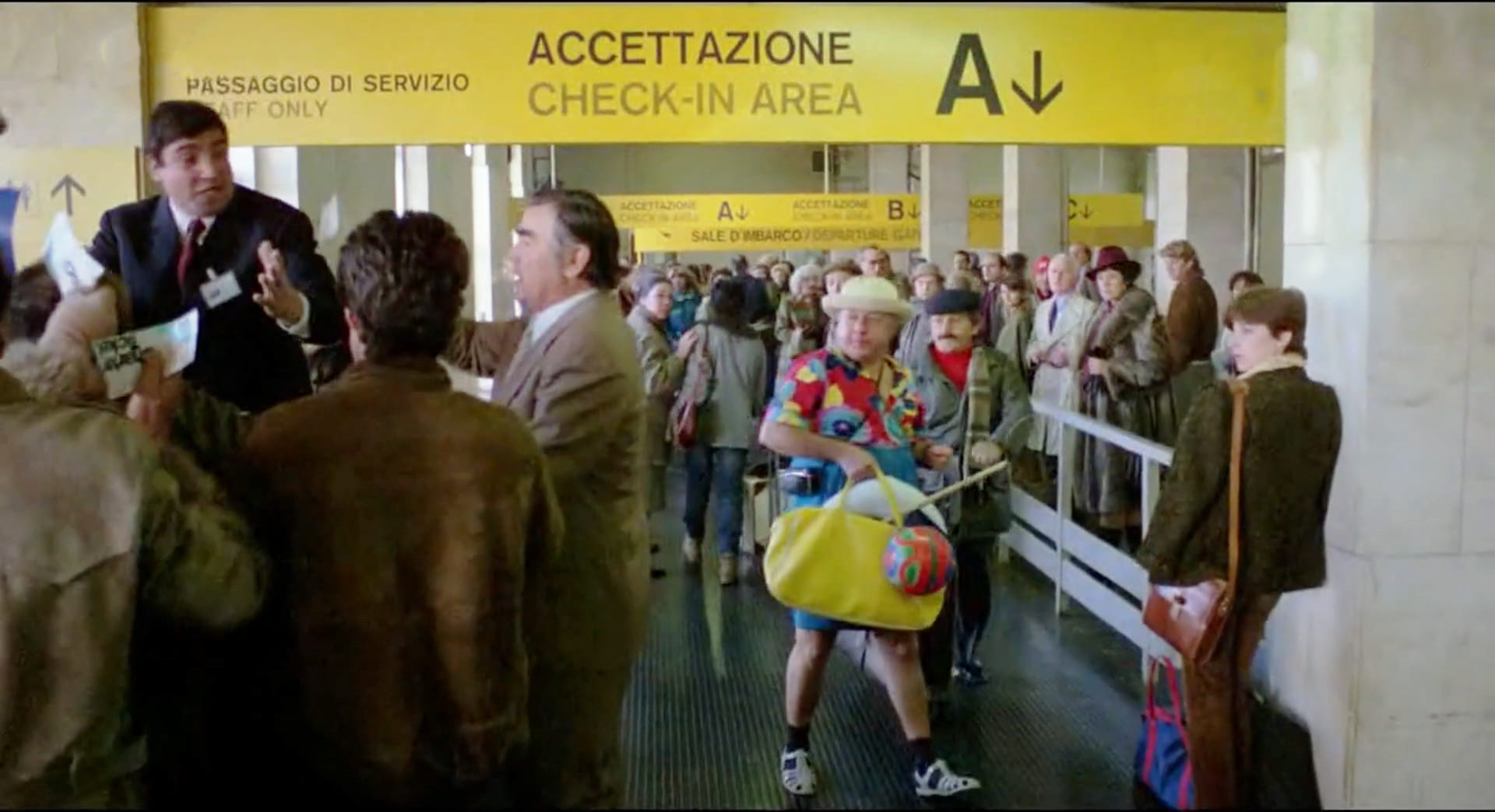 1983 _ Pappa E Ciccia _ Uomo In Aeroporto _ Non Accreditato _ 03.jpg