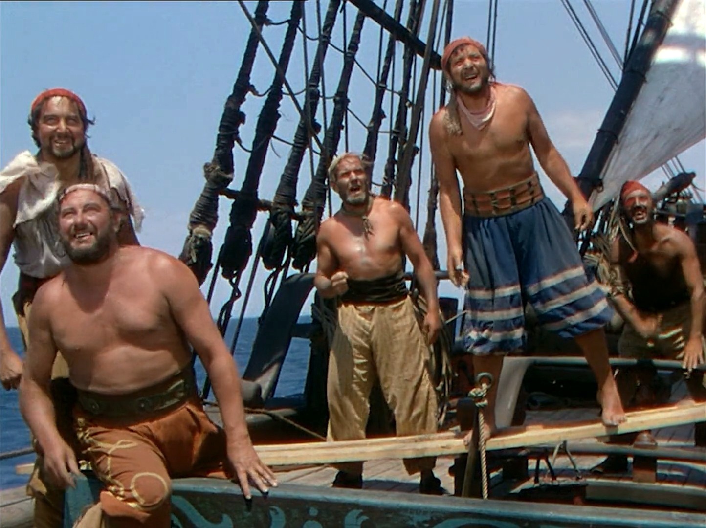 The.Crimson.Pirate.1952.1080p.BluRay.H264.AAC-RARBG5.jpg