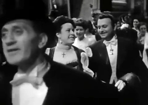 Cine Español (Película completa). De Madrid al cielo. 1952. (360p_25fps_H264-128kbit_AAC)11.jpg
