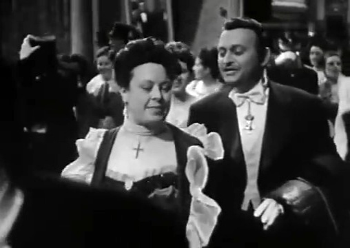 Cine Español (Película completa). De Madrid al cielo. 1952. (360p_25fps_H264-128kbit_AAC)12.jpg