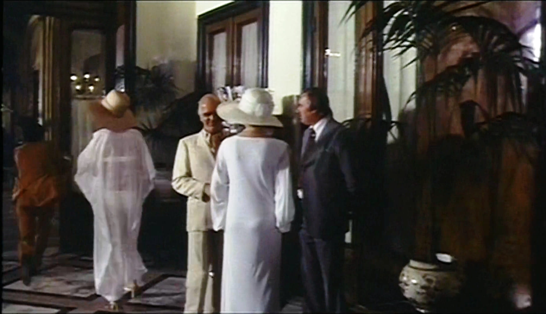 1976 _ Tutti Possono Arricchire Tranne I Poveri _ Cliente Dell'hotel De Paris _ Non Accreditato _ 02.jpg