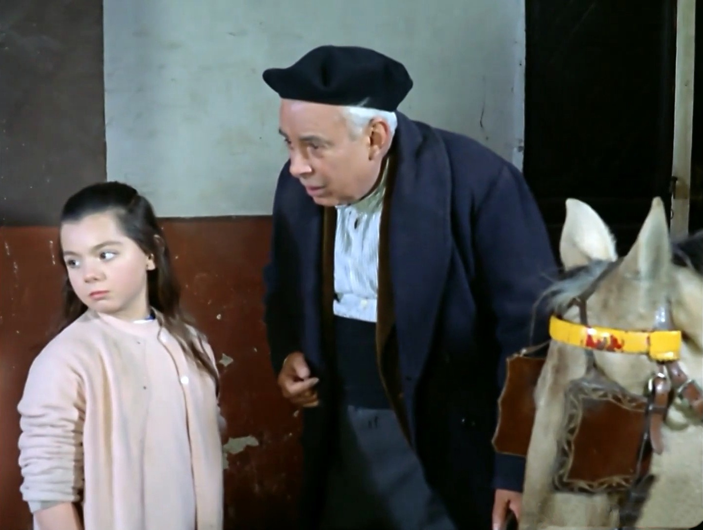 La historia de Bienvenido HD (1964) Marisol, Antonio Braña, Jesús Guzmán11.jpg