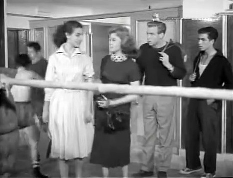 Cine Español (Película completa). La muchacha de la plaza de San Pedro. 1958.4.jpg