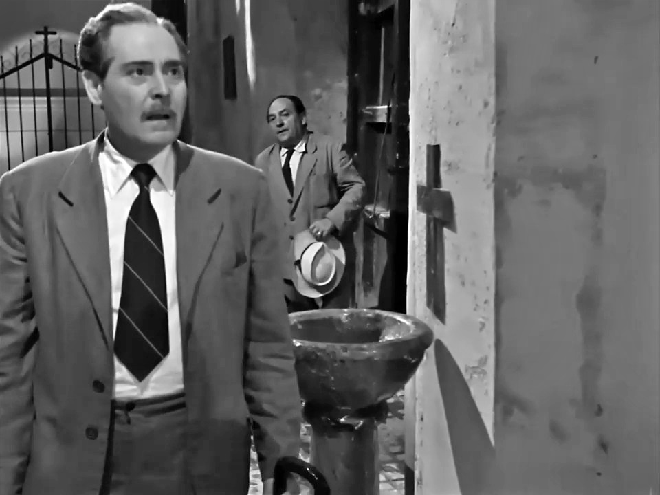 Los jueves, milagro (1957) - TokyVideo3.jpg