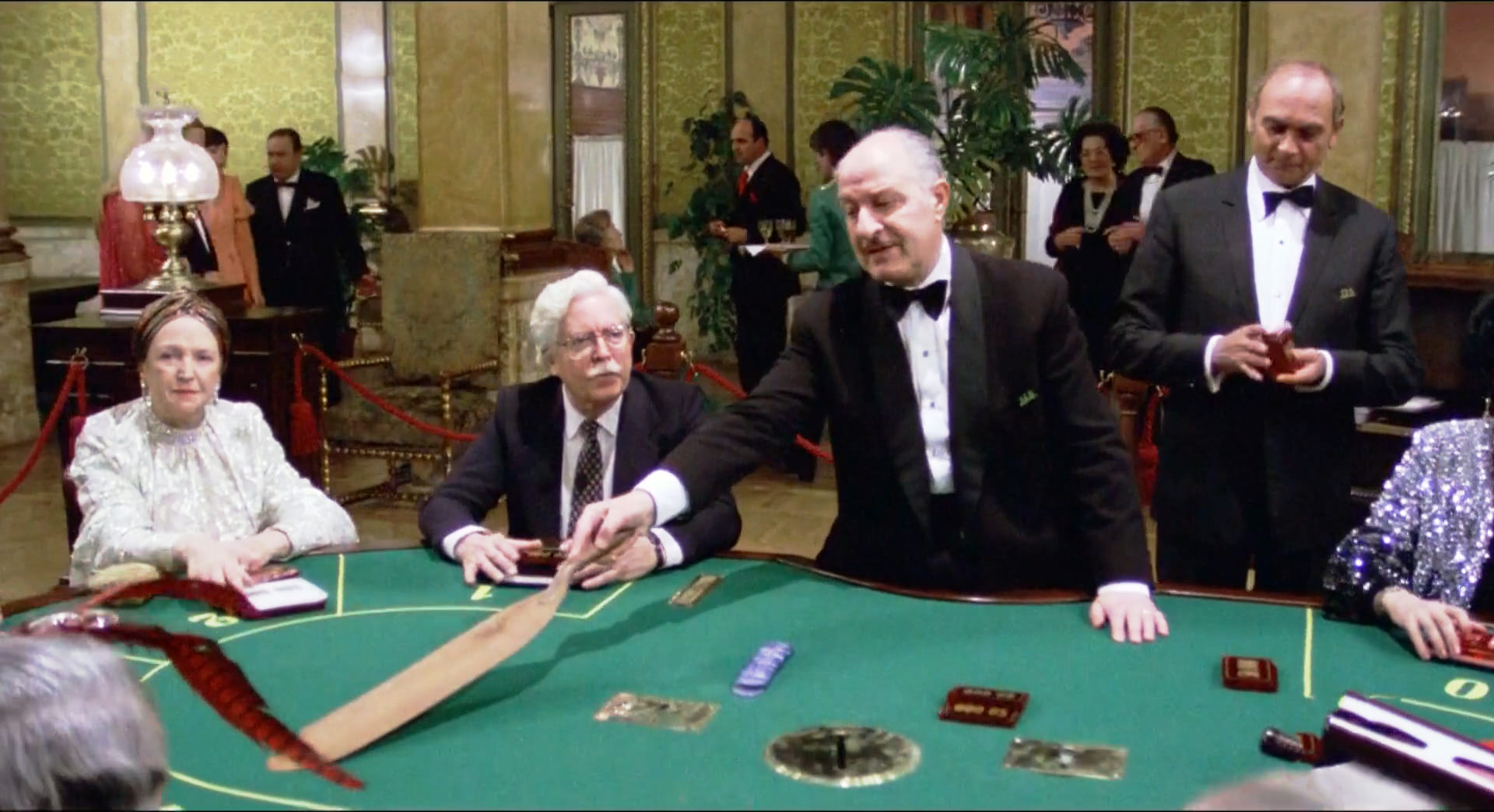 1976 _ Il Secondo Tragico Fantozzi _ Uomo Al Casinò _ Non Accreditato _ 01.jpg