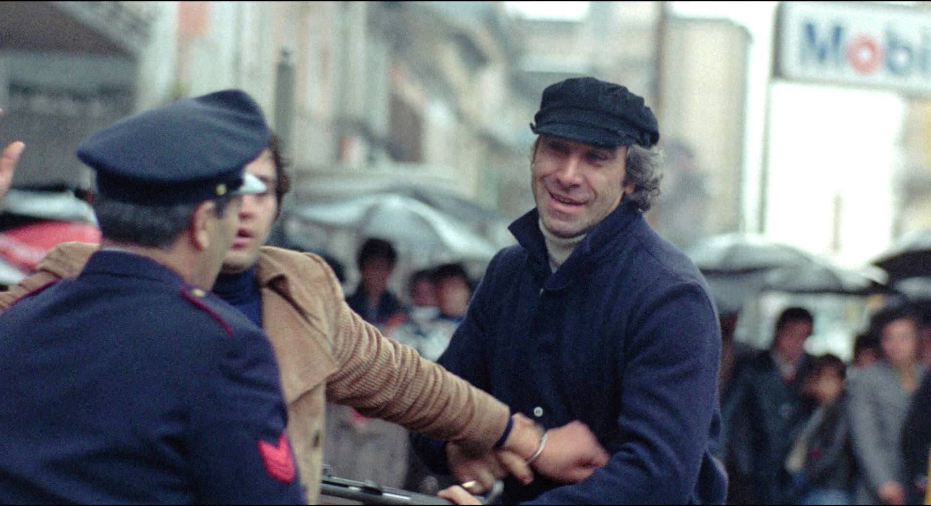 1977 _ Napoli Spara _ Falso Poliziotto In Borghese _ Non Accreditato _ 02.jpg