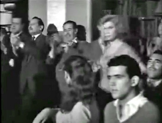 Cine Español (Película completa). La muchacha de la plaza de San Pedro. 1958.24.jpg