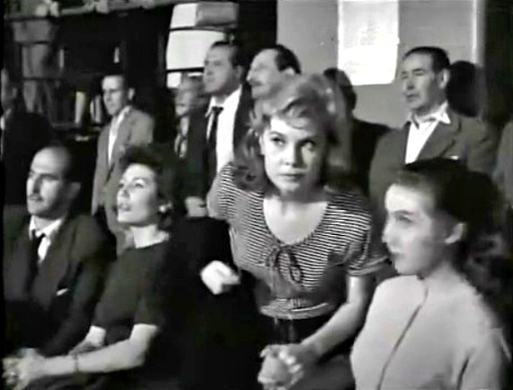 Cine Español (Película completa). La muchacha de la plaza de San Pedro. 1958.26.jpg