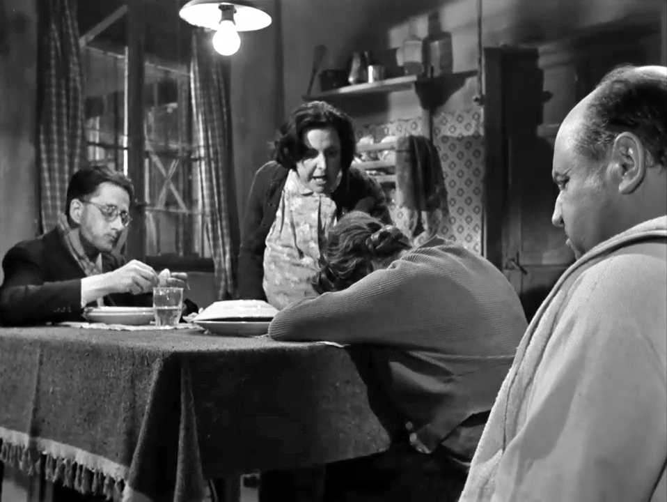 El pisito (1958) - TokyVideo.jpg