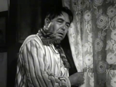 Cine Español (Película completa). Llegaron siete muchachas. 1954. (360p_25fps_H264-128kbit_AAC)9.jpg