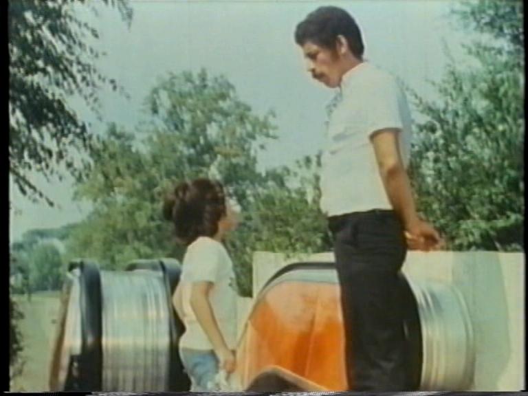 Stringimi forte papà (1977).jpg