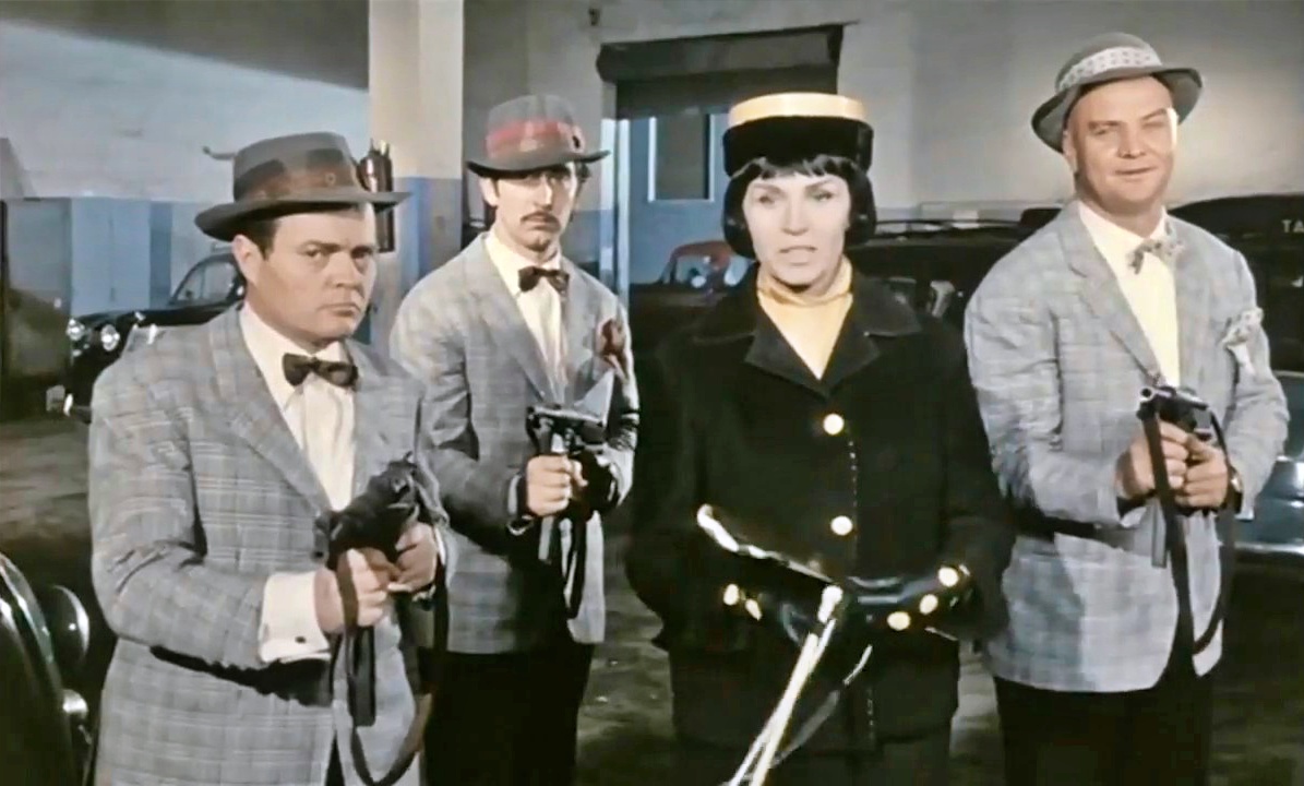 Карнавал бандитов ⁄ Gern hab' ich die Frauen gekillt (1966) HD15.jpg