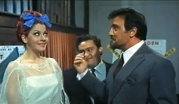 Mondo pazzo gente matta (Renato Polselli, 1966) film con i Romans7.jpg
