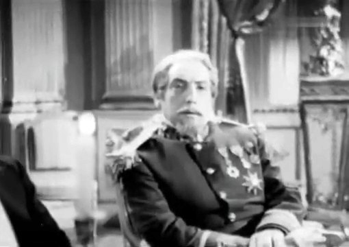 Cine Español (Película completa). Eugenia de Montijo. 1944. (360p_25fps_H264-128kbit_AAC)3.jpg