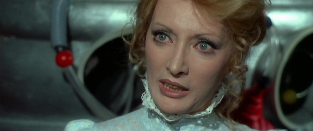 Il prato macchiato di rosso (1973) 003.jpg