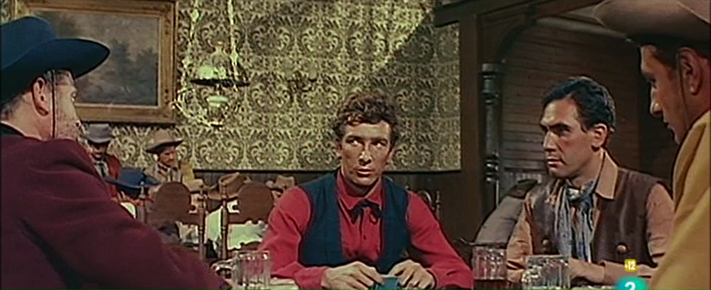 vlcsnap-2020-12-16-L'uomo dalla pistola d'oro (1965).jpg