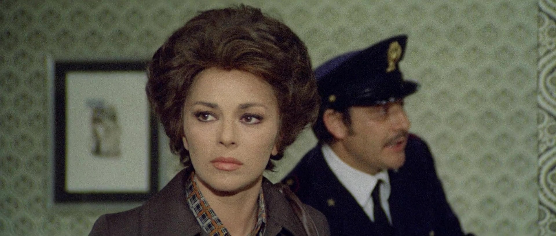 La polizia chiede aiuto (1974) UD Policeman 4.jpg